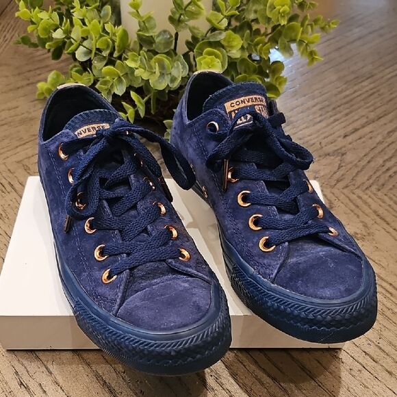 Converse Navy Suede Sneakers Size 7 - Picture 1 of 11